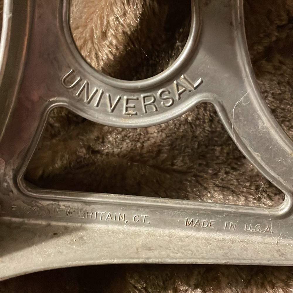 Vintage UNIVERSAL 1950’s aluminum juicer - Picture 5 of 6